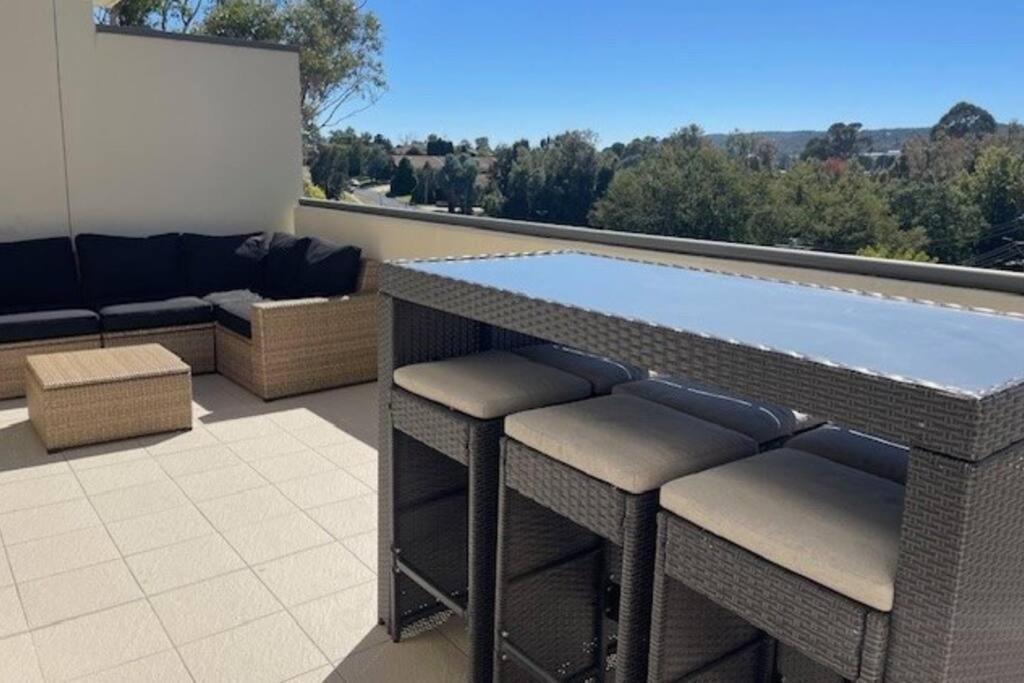 Apartamento Qbn Cracker: 2Br, 2Ba, 2 Secure B/ Ment Car Parks Queanbeyan Exterior foto