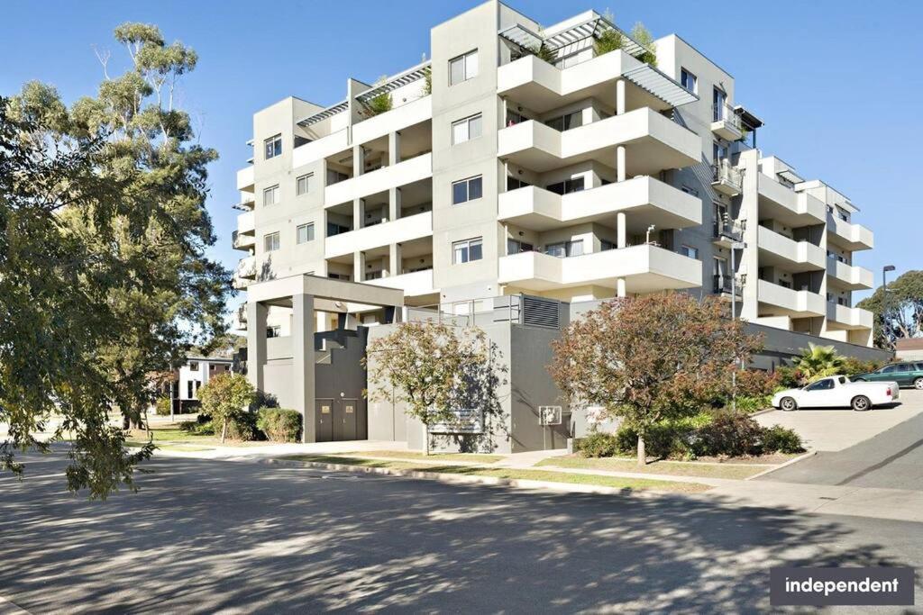 Apartamento Qbn Cracker: 2Br, 2Ba, 2 Secure B/ Ment Car Parks Queanbeyan Exterior foto
