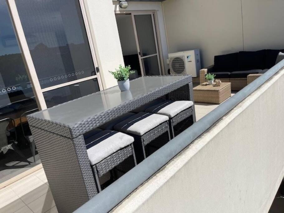 Apartamento Qbn Cracker: 2Br, 2Ba, 2 Secure B/ Ment Car Parks Queanbeyan Exterior foto