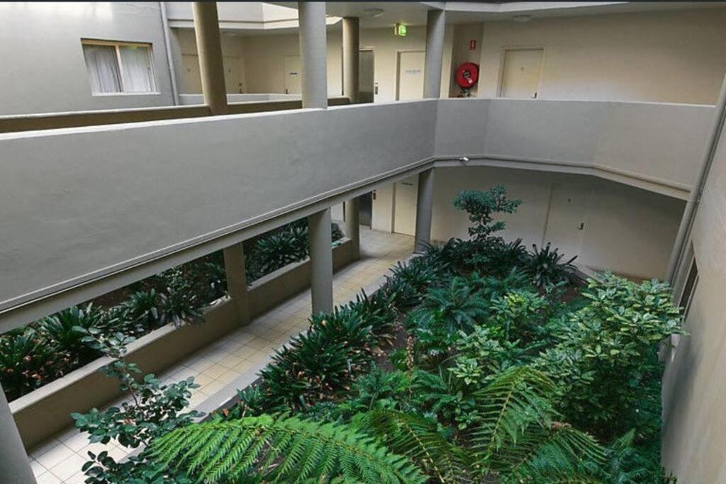 Apartamento Qbn Cracker: 2Br, 2Ba, 2 Secure B/ Ment Car Parks Queanbeyan Exterior foto