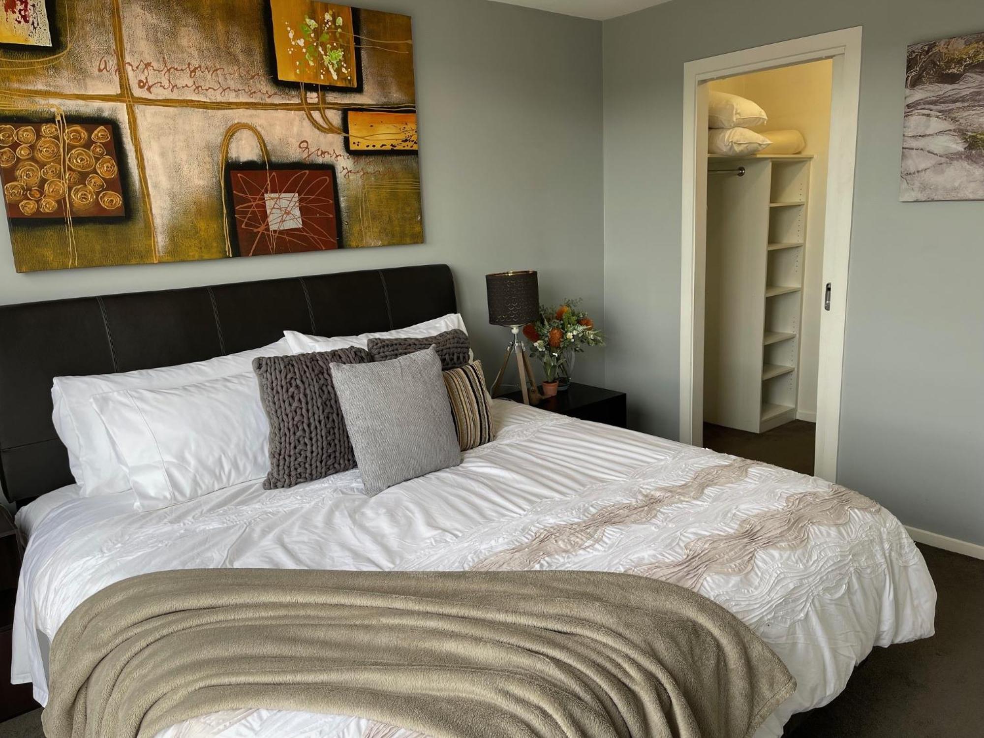 Apartamento Qbn Cracker: 2Br, 2Ba, 2 Secure B/ Ment Car Parks Queanbeyan Exterior foto